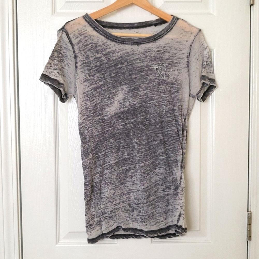 Empyre elephant stitched t-shirt, M